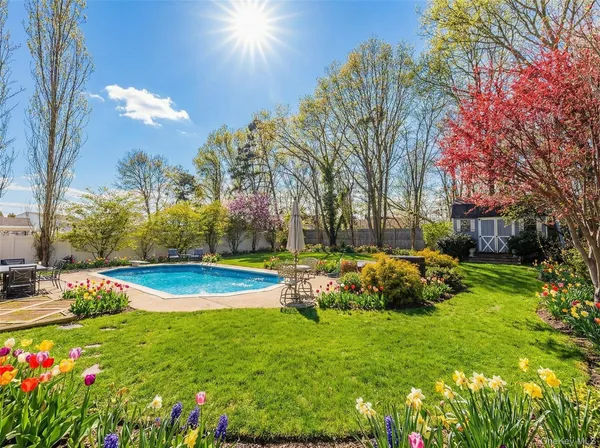 $699,000 | 193 Glen Summer Road, Holbrook, NY 11741