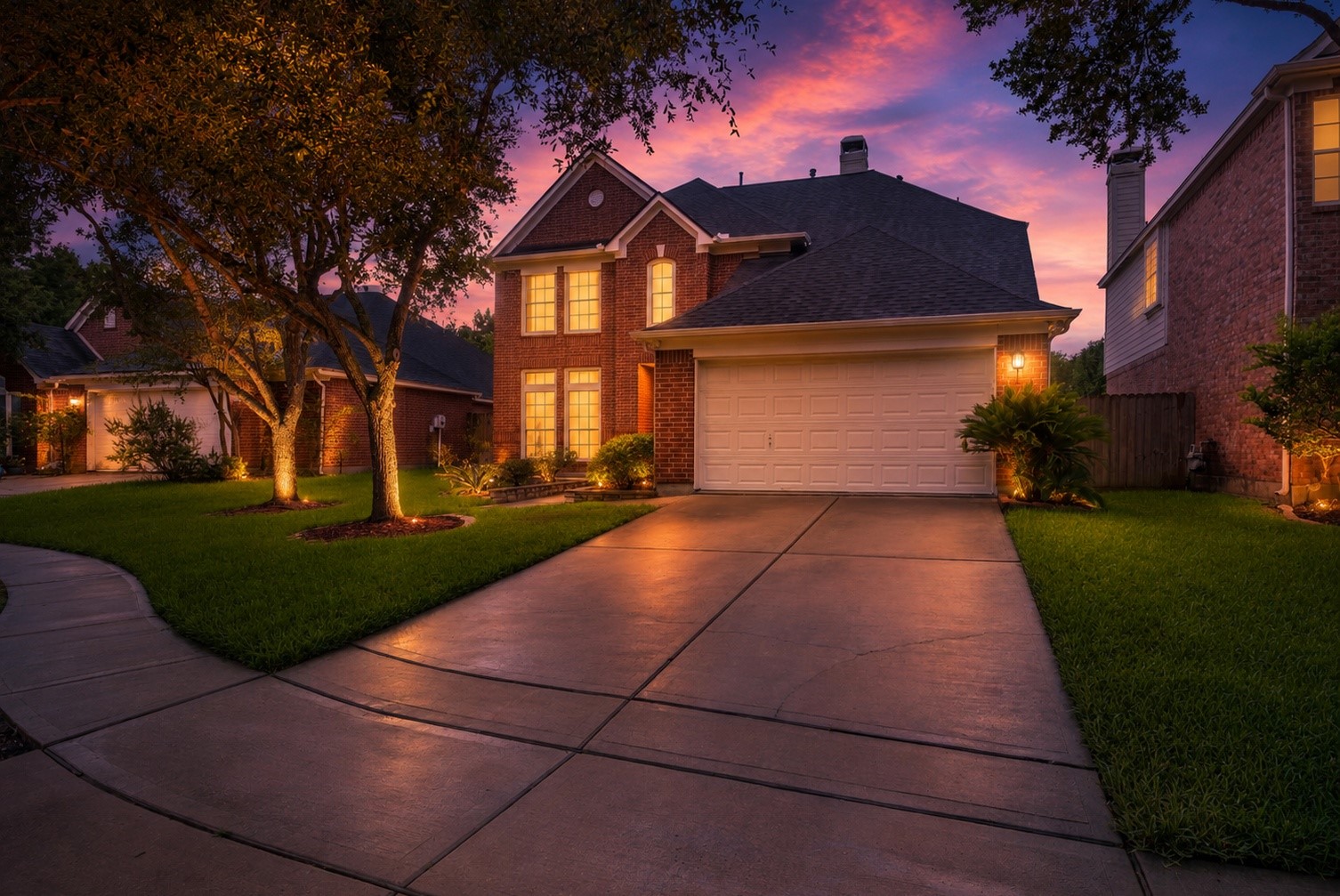 Beautifully positioned within the cul-de-sac, this home offers strong curb appeal from the moment you arrive. The mature trees, manicured lawn, and soft evening lighting frame the home beautifully, while the nearby neighborhood park and lake help create a peaceful, scenic approach.