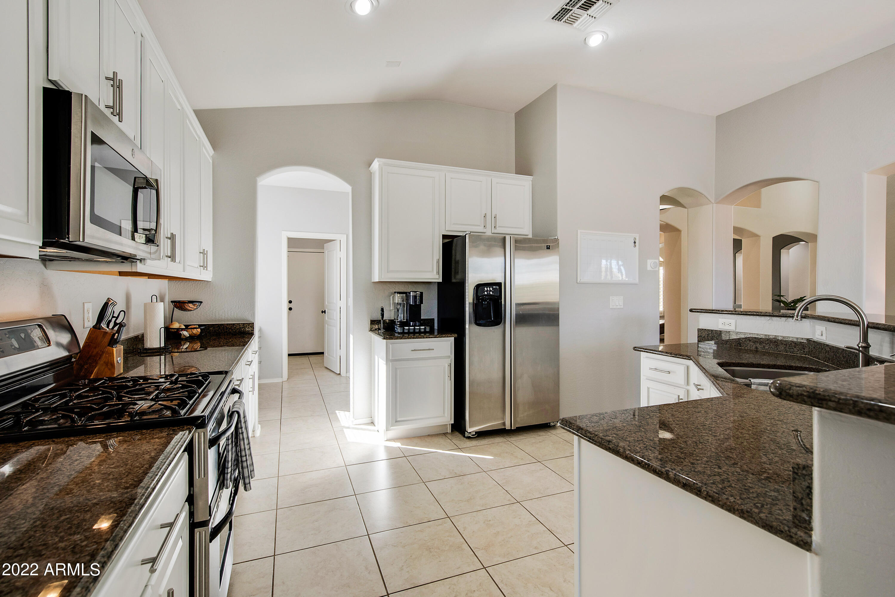 2624 West Summerside Road Phoenix, AZ 85041 - Photo 15 of 44 _dsc6269-_dsc6271