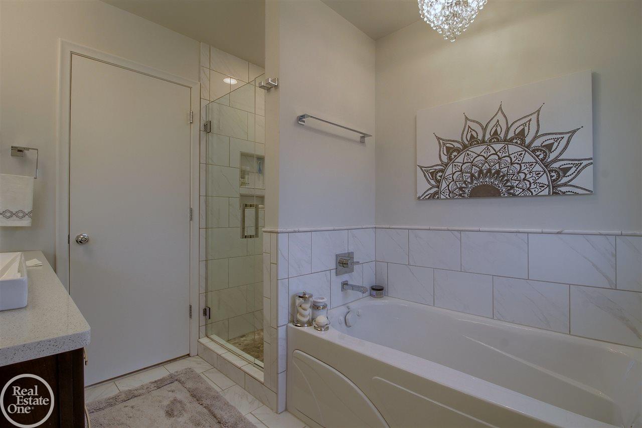 311 Cloverly Road Grosse Pointe, MI 48236 - Photo 18 of 34 31330708-17.JPG
