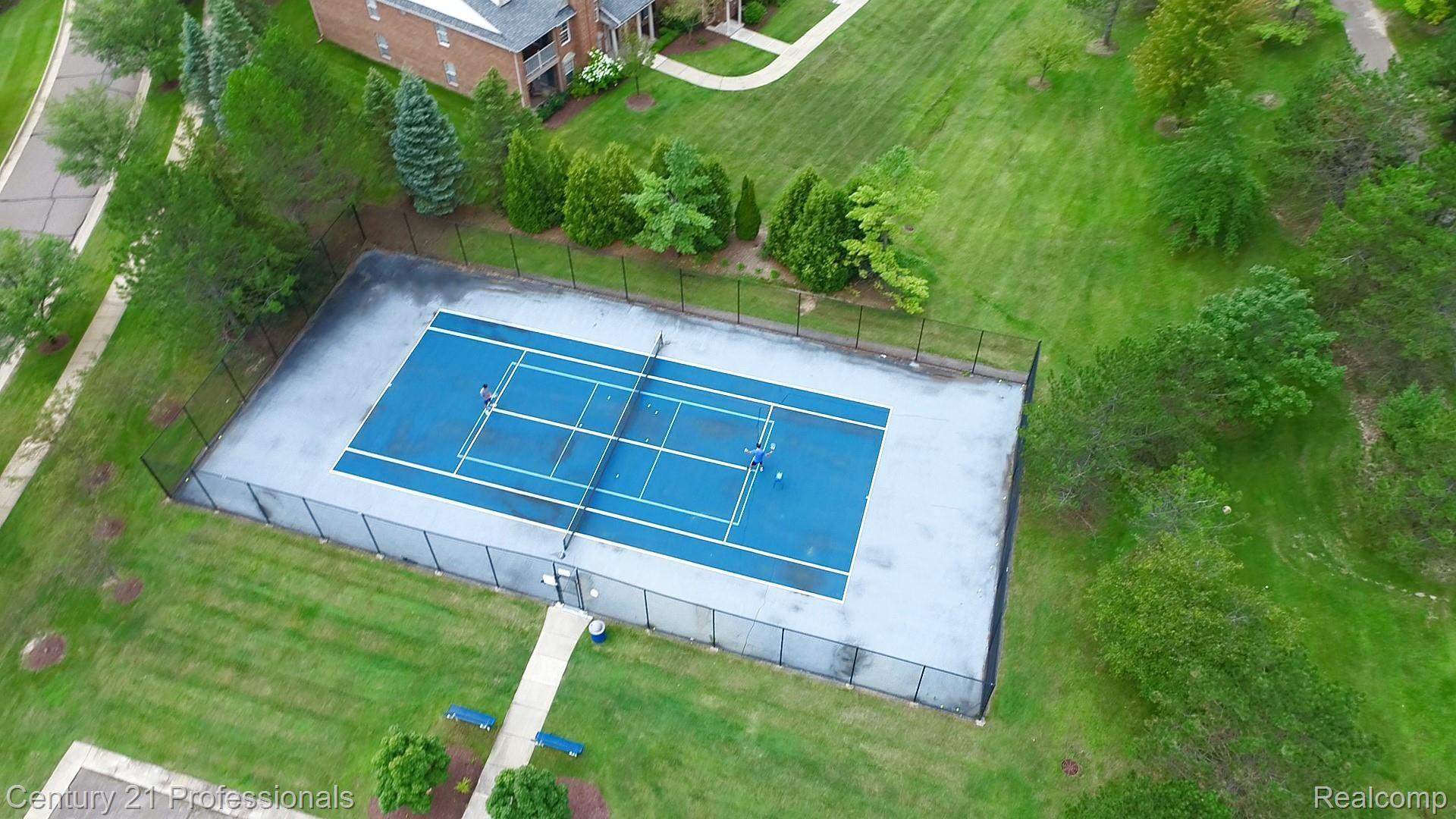 5074 Belmonte Drive Rochester, MI 48306 - Photo 28 of 29 Tennis Courts.jpg