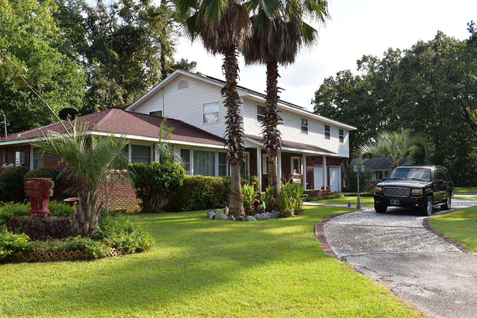 766 Shelley Road Charleston, SC 29407 - Photo 22 of 23 Half Circle Driveway