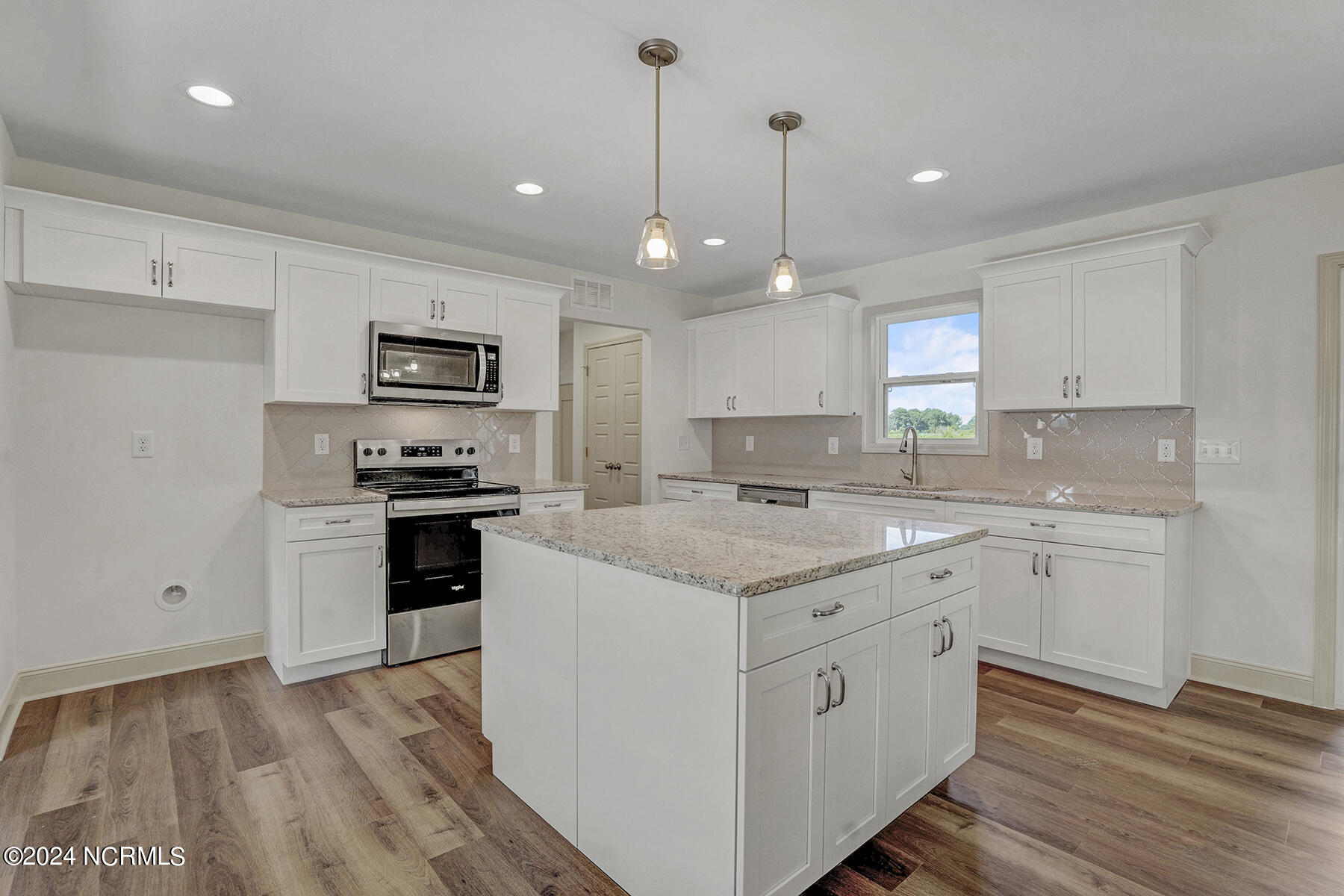 406 Wade Street Warsaw, NC 28398 - Photo 7 of 30 Kitchen