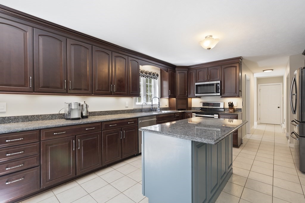 22 Westview Road Brookline, NH 03033 - Photo 5 of 23