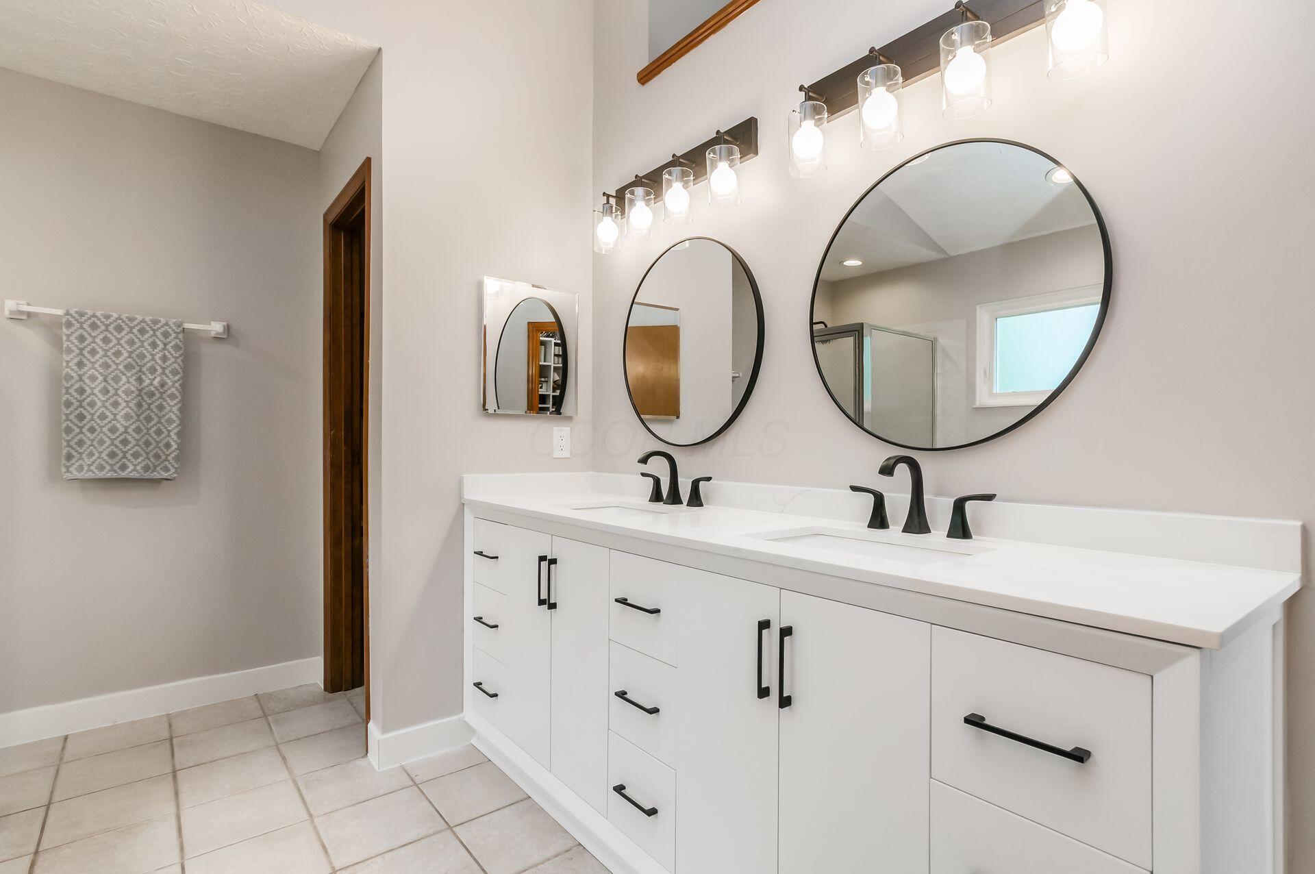 2881 Bohlen Drive Hilliard, OH 43026 - Photo 31 of 56 Master Bath, Tub, Shower, Vanity w/Dual Sinks