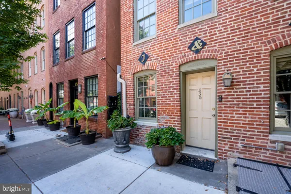 $2,400 | 838 South Bond Street, Baltimore, MD 21231