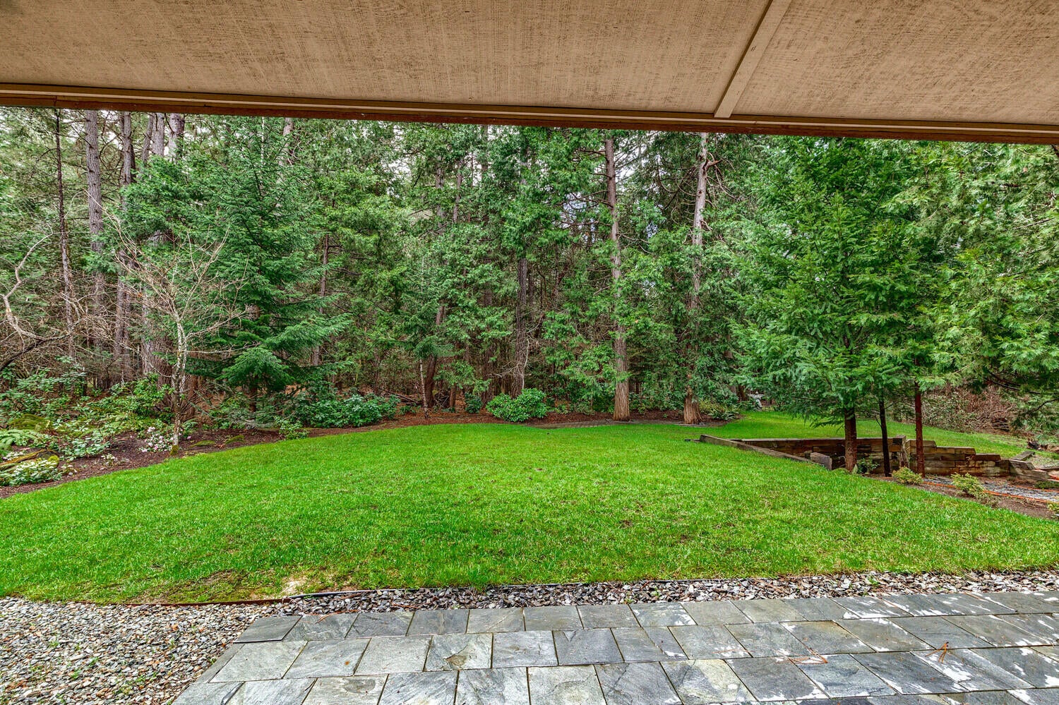 5290 Hugo Road Grants Pass, OR 97526 - Photo 12 of 59 17_HR_17_mls