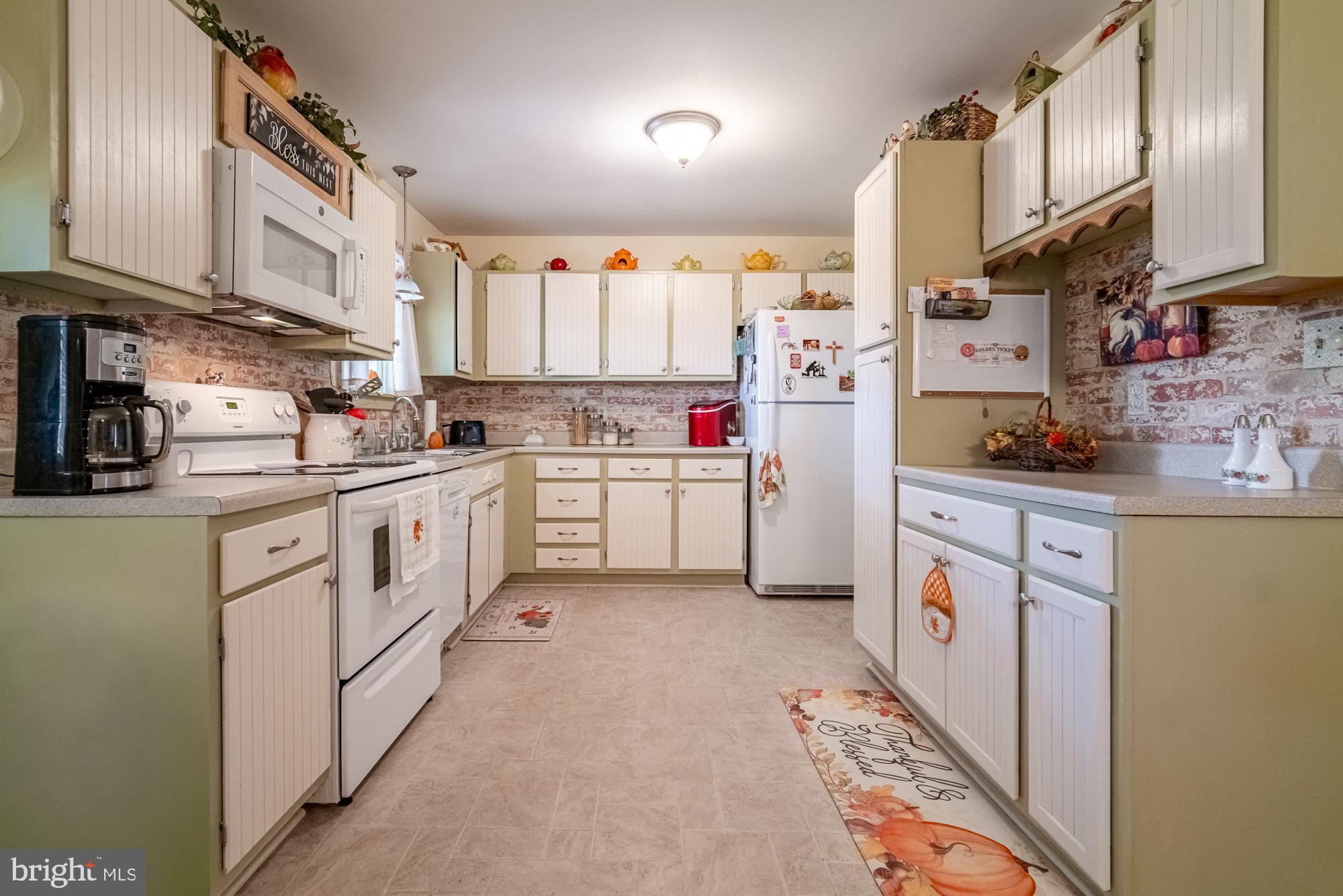1398 Manor Road Windsor, PA 17366 - Photo 12 of 39 Charming kitchen with warm, inviting tones.