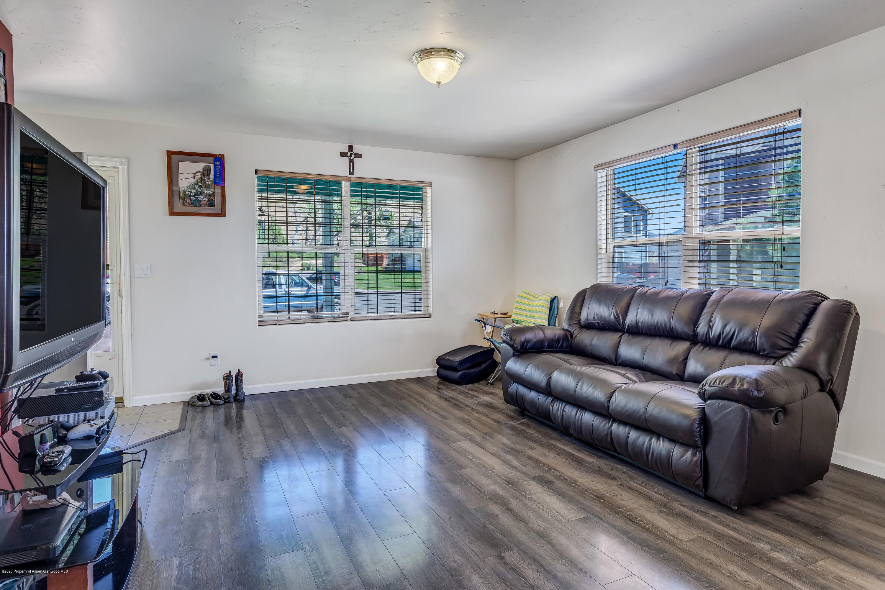 3151 West 31st Court Rifle, CO 81650 - Photo 3 of 19 Living Room