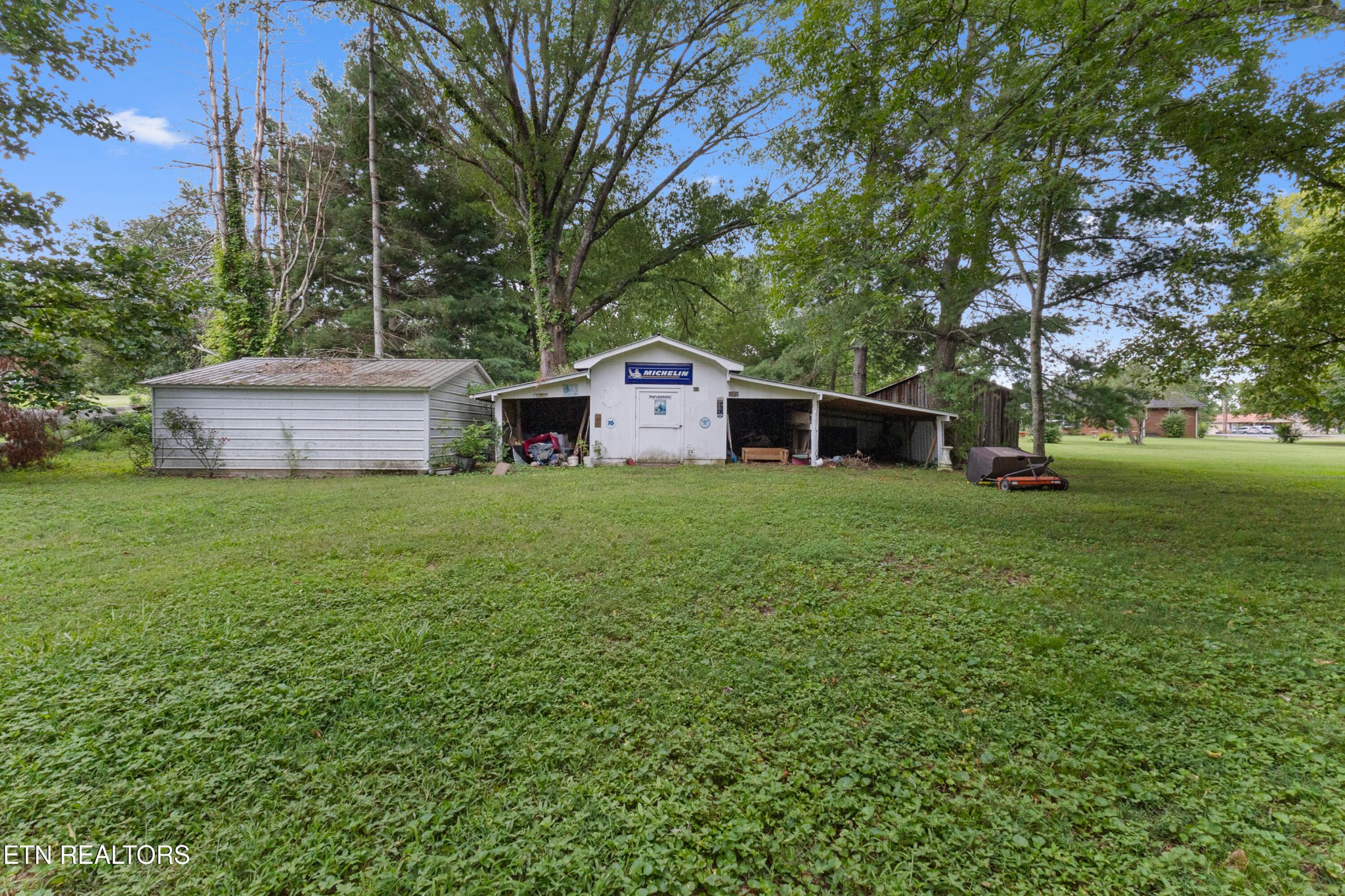 330 Hutsell Drive Decatur, TN 37322 - Photo 34 of 35 a front view of a house with garden
