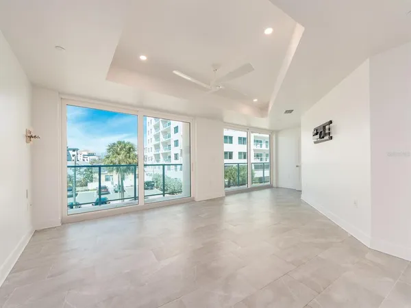 $10,000 | 15 Avalon Street, Unit 303, Clearwater Beach, FL 33767