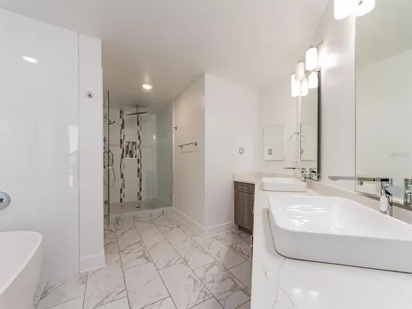 $10,000 | 15 Avalon Street, Unit 303, Clearwater Beach, FL 33767