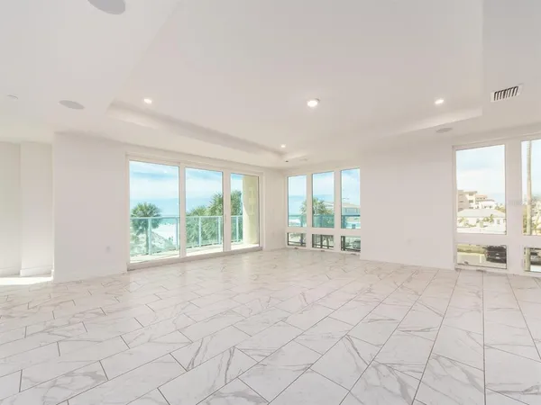 $10,000 | 15 Avalon Street, Unit 303, Clearwater Beach, FL 33767