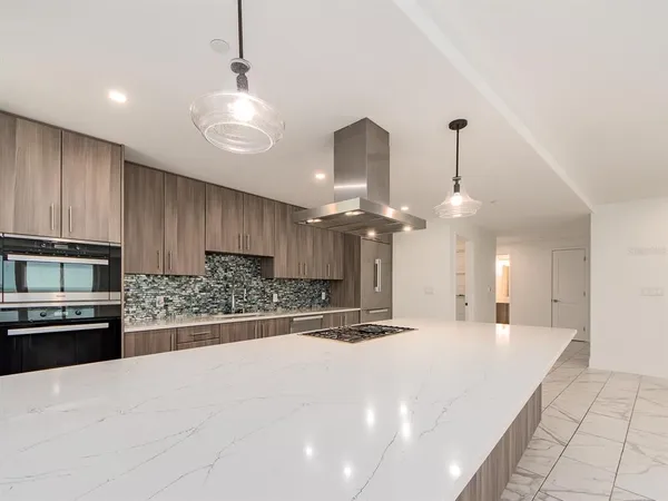 $10,000 | 15 Avalon Street, Unit 303, Clearwater Beach, FL 33767