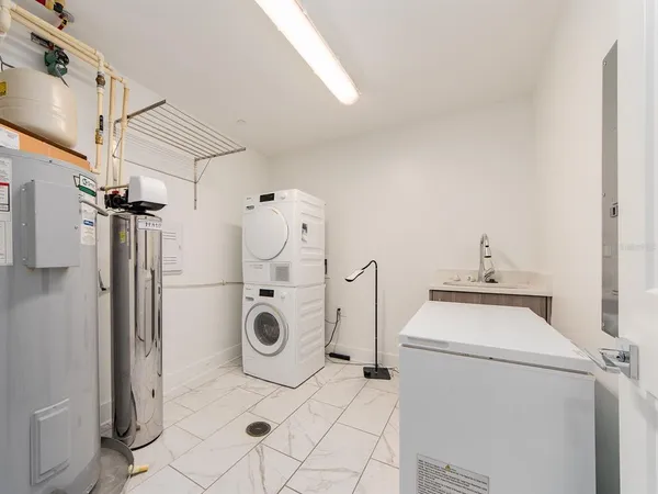 $10,000 | 15 Avalon Street, Unit 303, Clearwater Beach, FL 33767