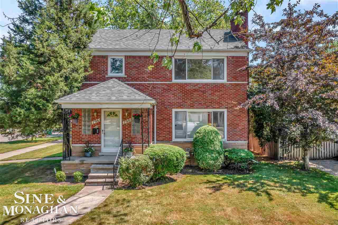 798 Harcourt Road Grosse Pointe, MI 48230 - Photo 1 of 32