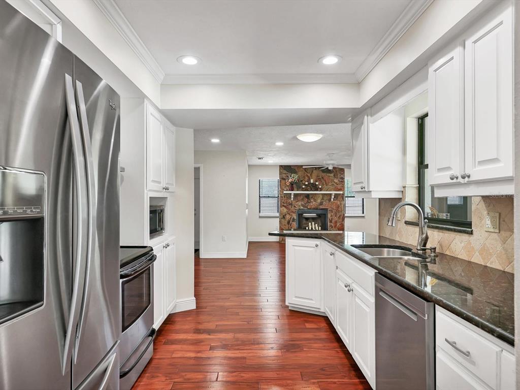 3927 Desoto Road Sarasota, FL 34243 - Photo 21 of 67