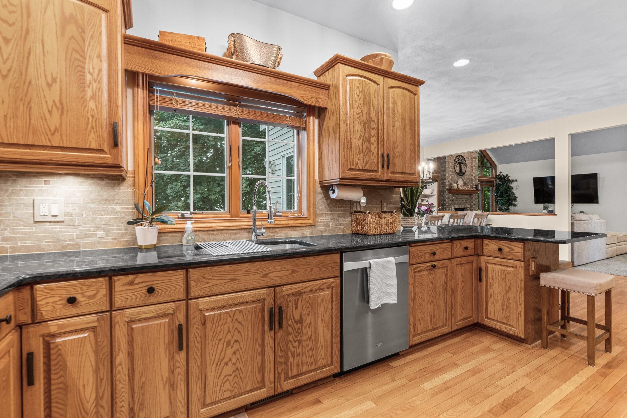 4469 Fieldwood Lane Appleton, WI 54913 - Photo 12 of 57 Gallery Image 12