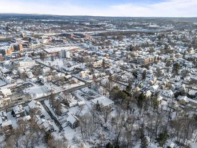 $165,000 | 50 Pleasant Street, Unit 4, Waterville, ME 04901