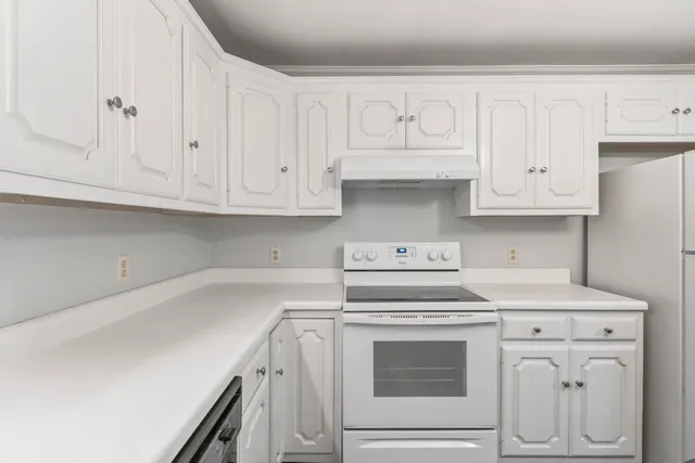 $165,000 | 50 Pleasant Street, Unit 4, Waterville, ME 04901