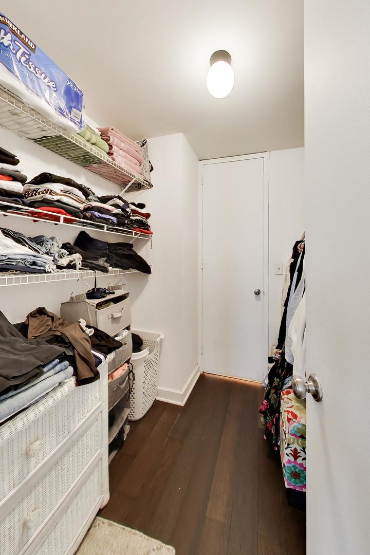 1 East Scott Street, Unit 1609 Chicago, IL 60610 - Photo 13 of 31