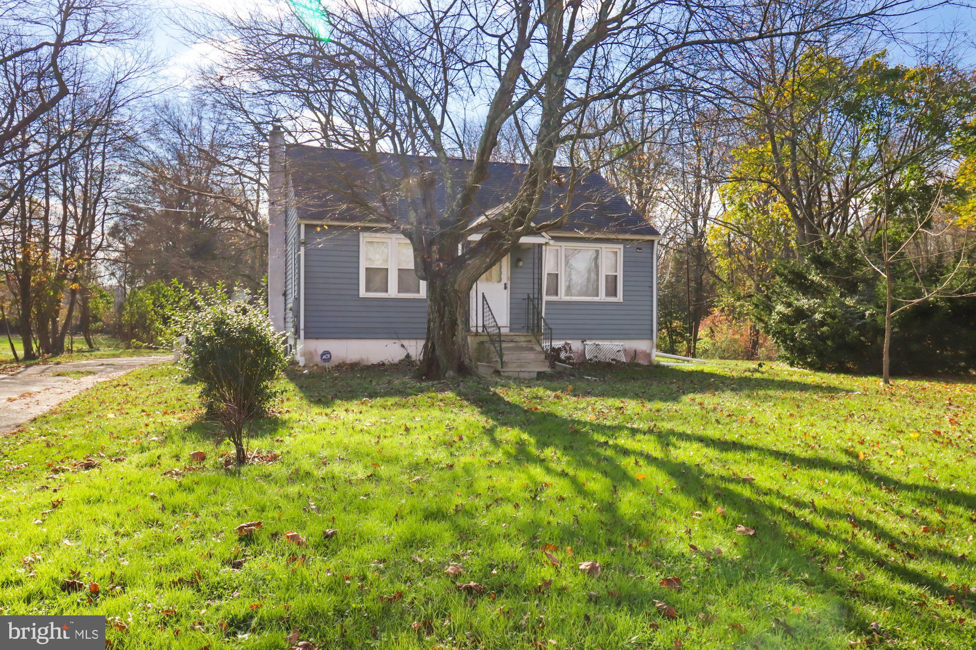 28 East Lake Road Pilesgrove, NJ 08098 - Photo 5 of 18