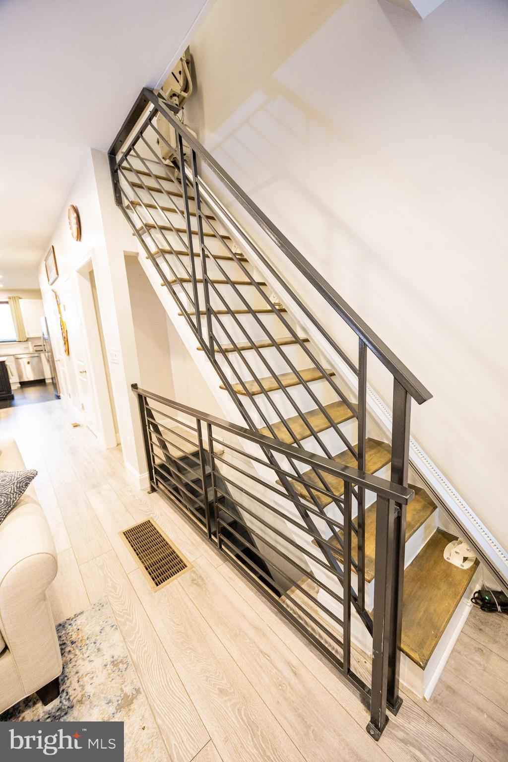 6113 Ross Street Philadelphia, PA 19144 - Photo 6 of 40 a view of entryway