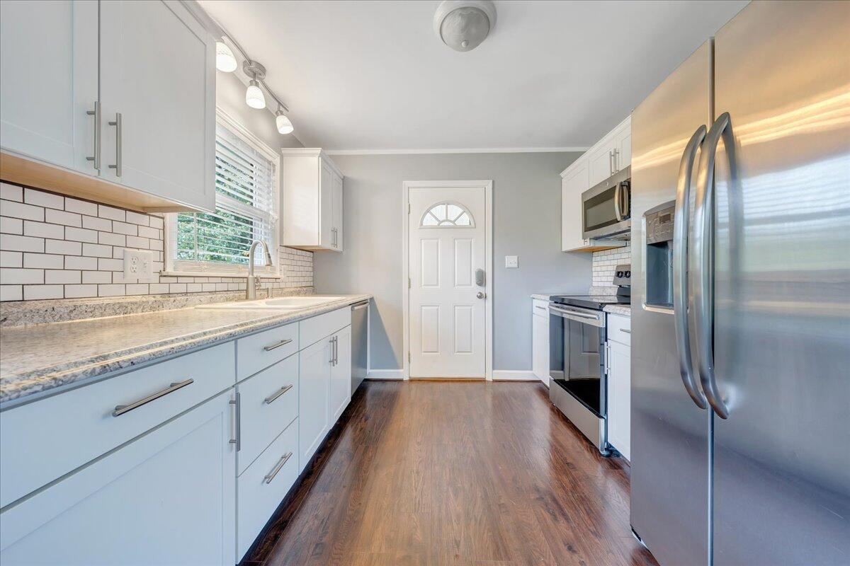 5329 Gieser Road Roanoke, VA 24018 - Photo 7 of 33 07-MIB09989