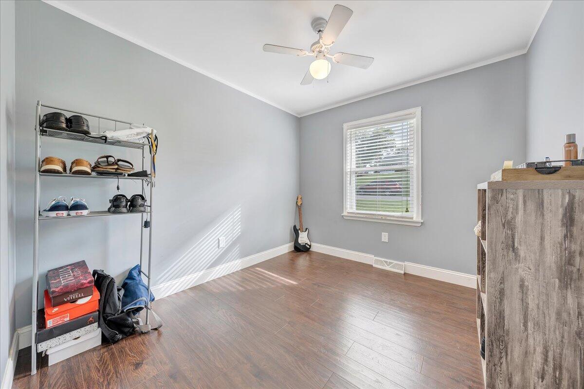 5329 Gieser Road Roanoke, VA 24018 - Photo 10 of 33 10-MIB09962