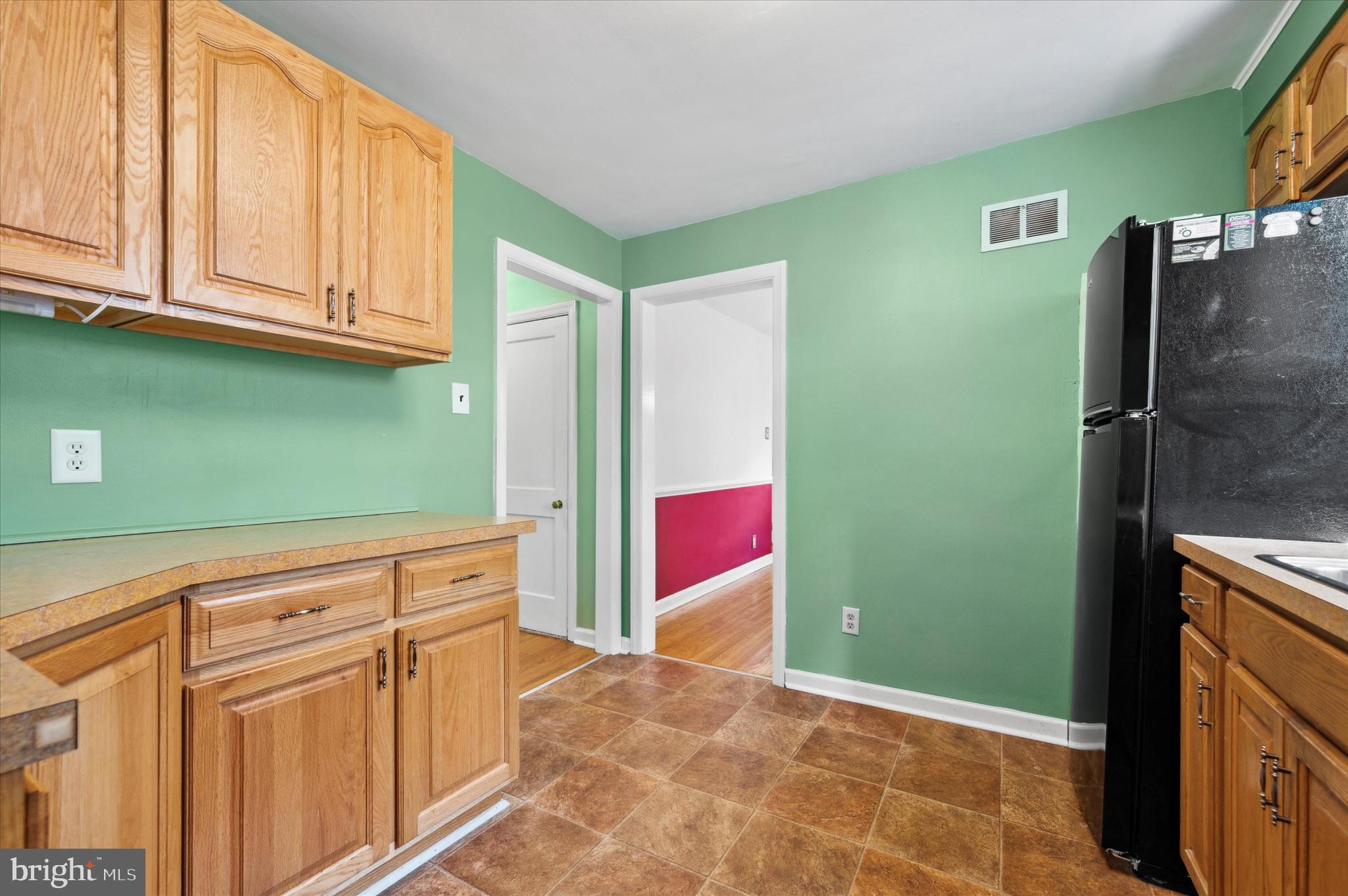 320 Garden Road Springfield, PA 19064 - Photo 16 of 25 Gas Stove, Dishwasher and 5 year old Refrigerator