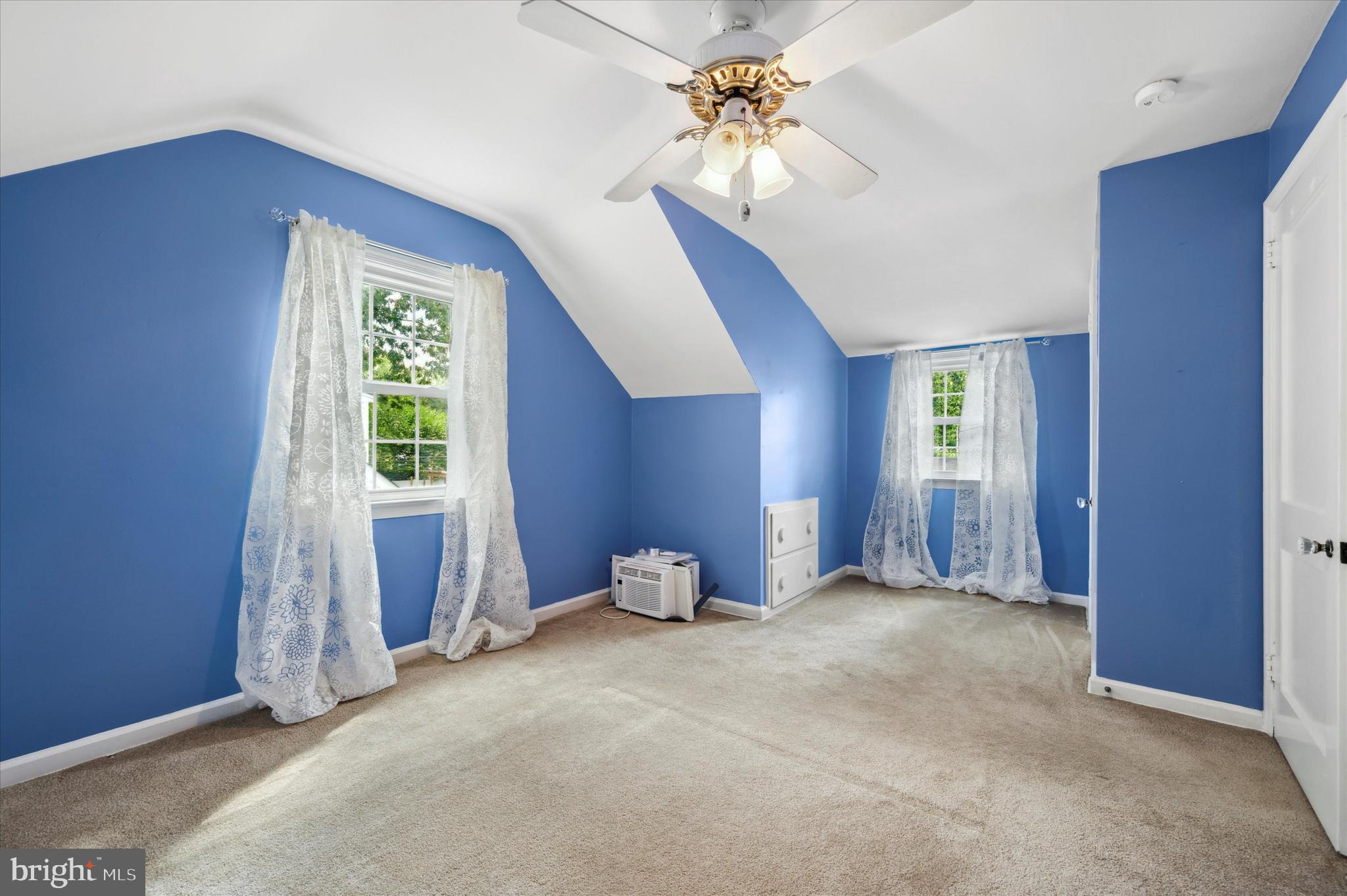 320 Garden Road Springfield, PA 19064 - Photo 18 of 25 2nd Floor Bedroom with Closet and Ceiling Fan