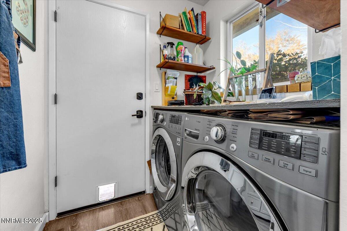 3880 Piccadilly Drive Reno, NV 89509 - Photo 38 of 58 a utility room with dryer and washer