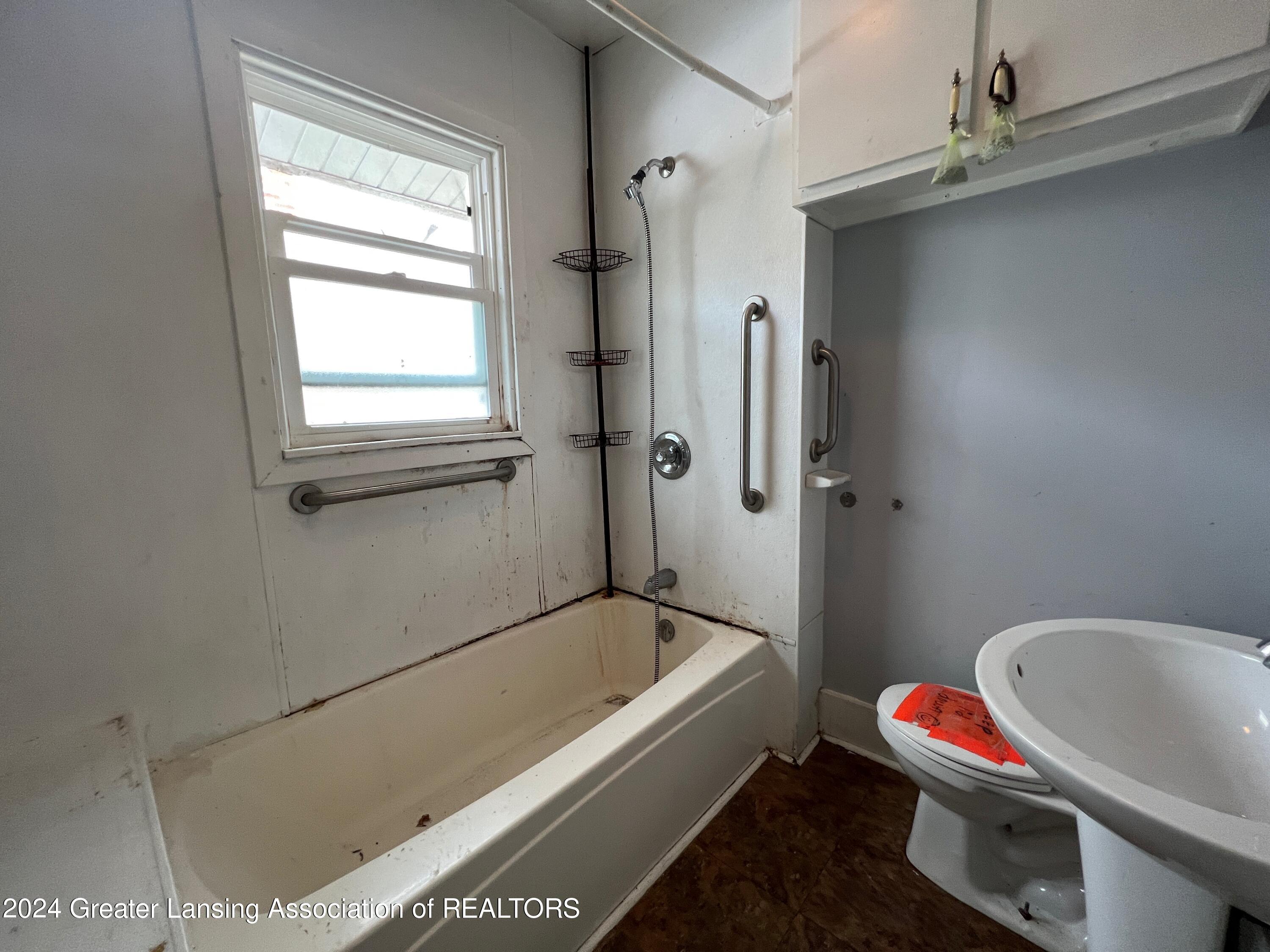 1007 Cleveland Street Lansing, MI 48906 - Photo 17 of 23 IMG_6448