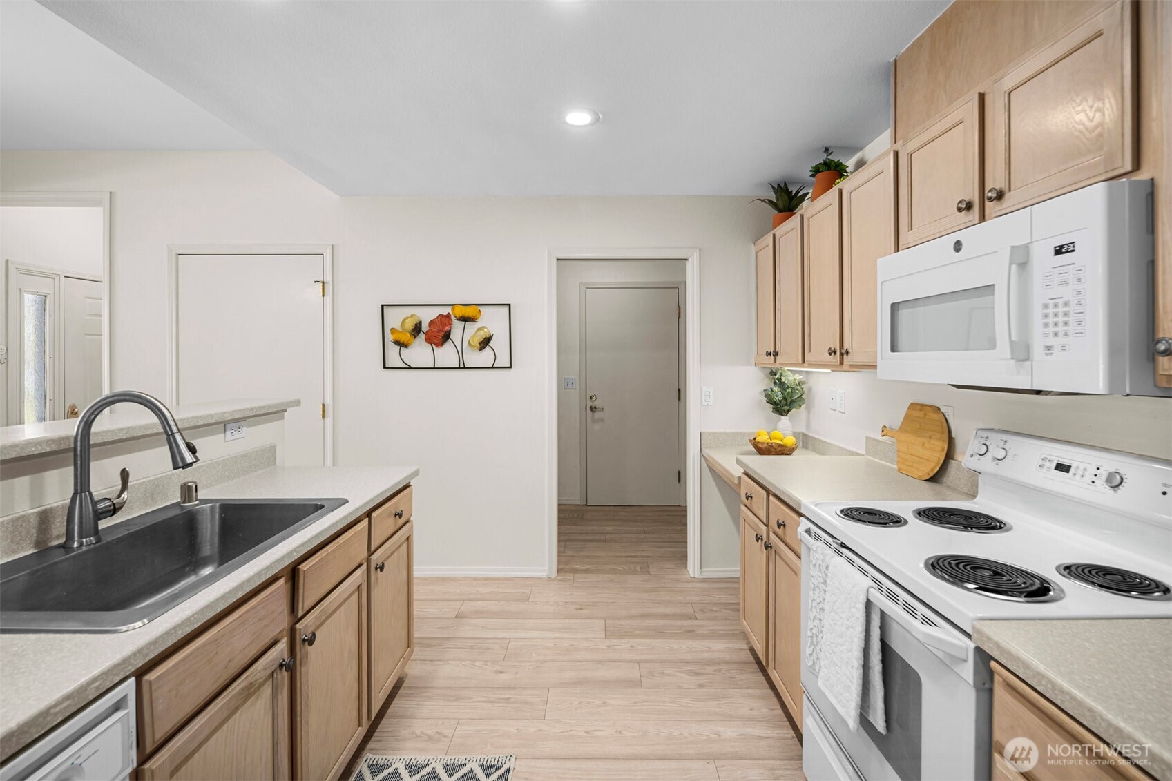 22511 Southeast 37th Terrace, Unit 1409 Issaquah, WA 98029 - Photo 12 of 24