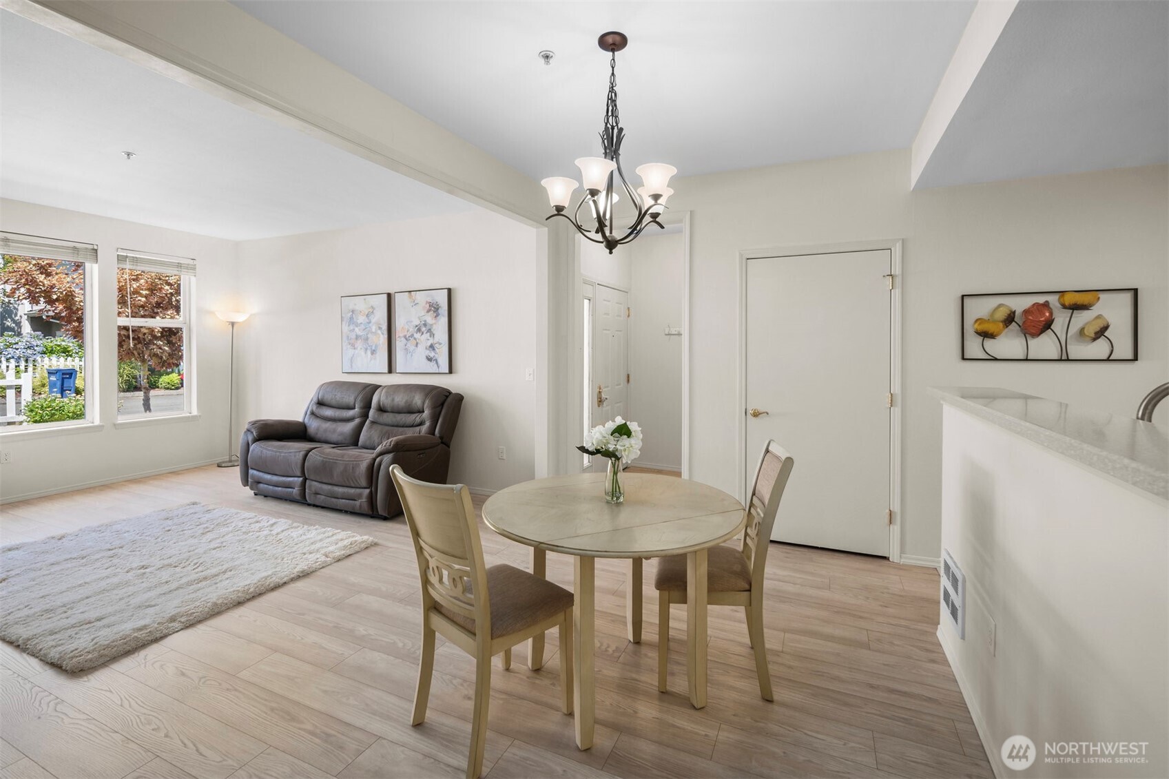 22511 Southeast 37th Terrace, Unit 1409 Issaquah, WA 98029 - Photo 4 of 24