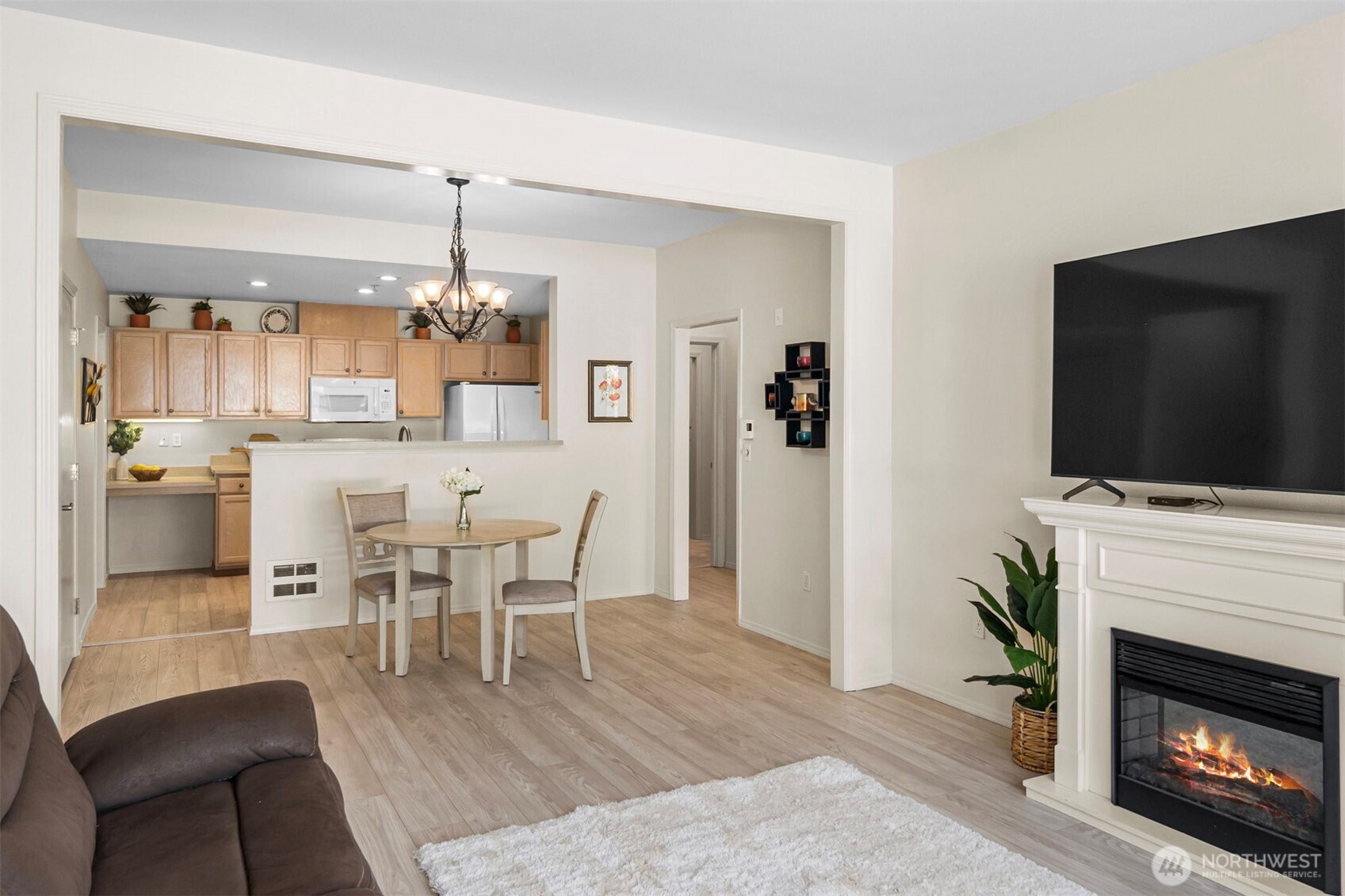 22511 Southeast 37th Terrace, Unit 1409 Issaquah, WA 98029 - Photo 7 of 24