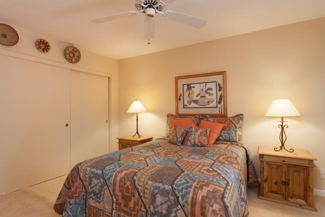 72300 Rodeo Way Rancho Mirage, CA 92270 - Photo 15 of 34 a bedroom with a bed and a lamp