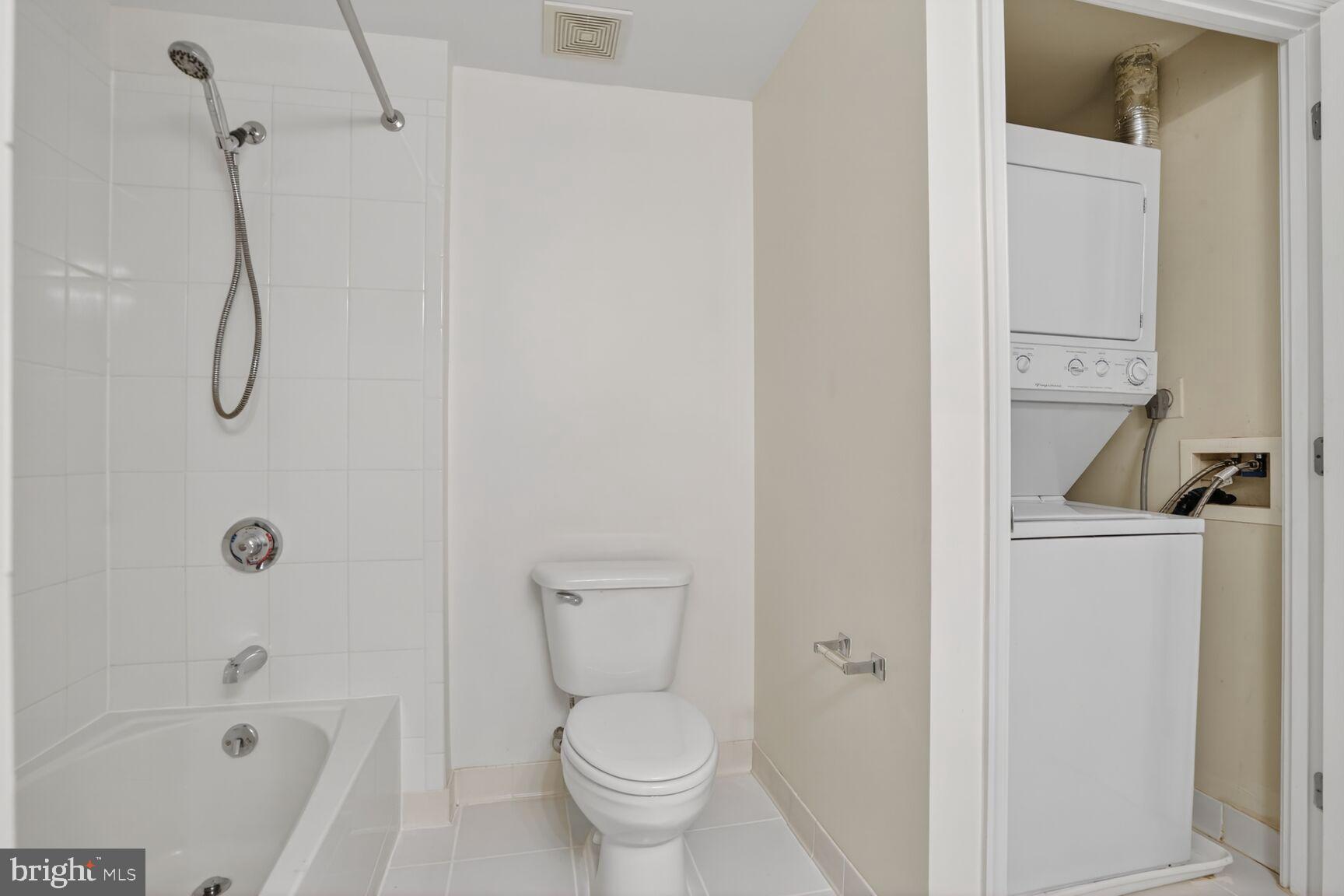 2726 Gallows Road, Unit 619 Vienna, VA 22180 - Photo 17 of 40