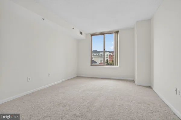$499,000 | 2726 Gallows Road, Unit 619, Vienna, VA 22180