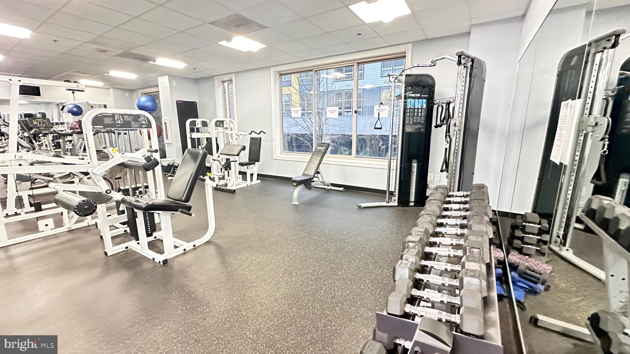 2726 Gallows Road, Unit 619 Vienna, VA 22180 - Photo 33 of 40