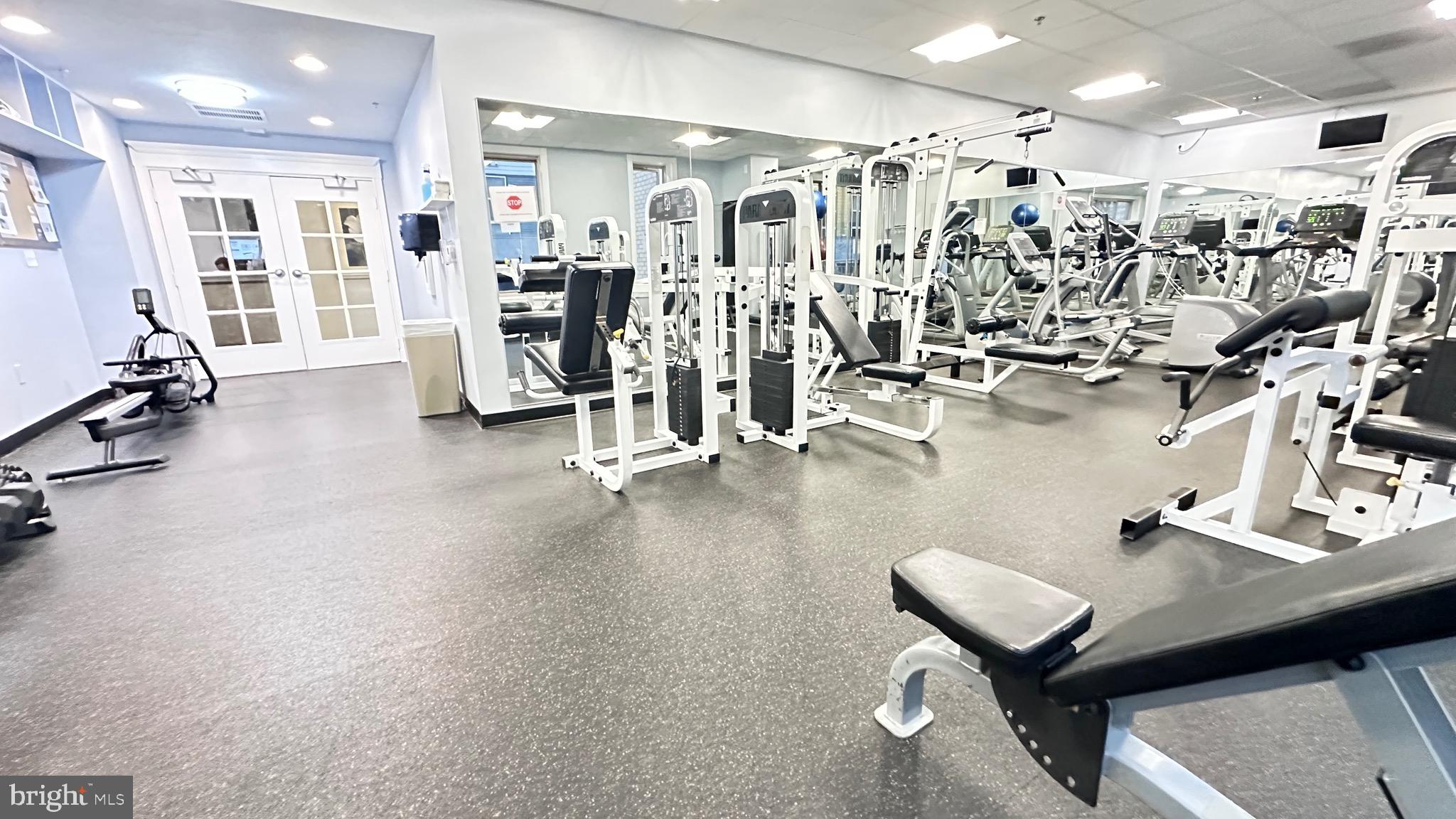 2726 Gallows Road, Unit 619 Vienna, VA 22180 - Photo 34 of 40