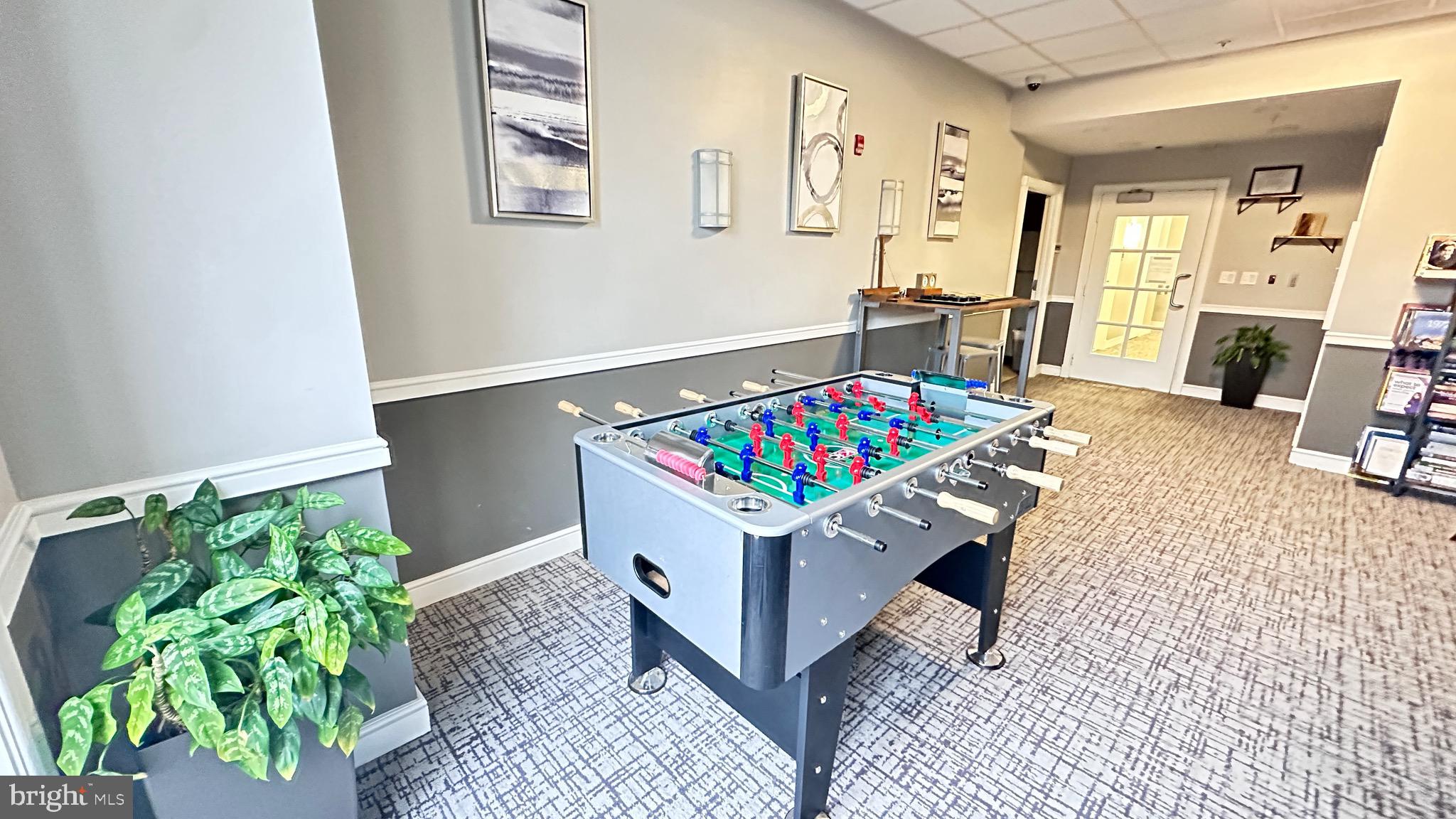 2726 Gallows Road, Unit 619 Vienna, VA 22180 - Photo 36 of 40