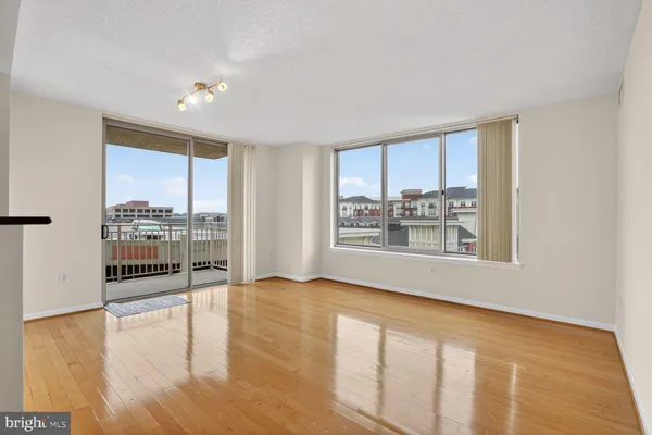$499,000 | 2726 Gallows Road, Unit 619, Vienna, VA 22180