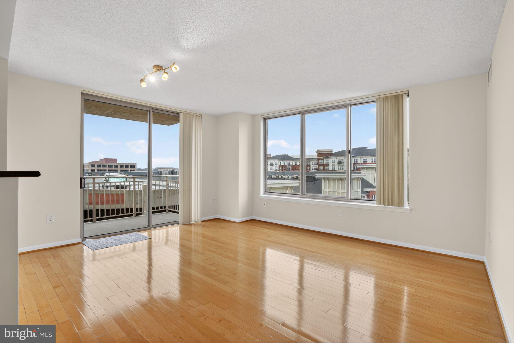 2726 Gallows Road, Unit 619 Vienna, VA 22180 - Photo 6 of 40