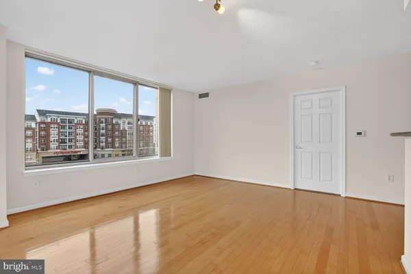 $499,000 | 2726 Gallows Road, Unit 619, Vienna, VA 22180