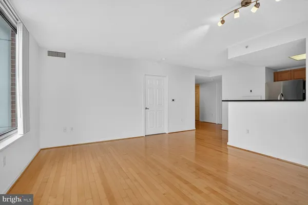 $499,000 | 2726 Gallows Road, Unit 619, Vienna, VA 22180