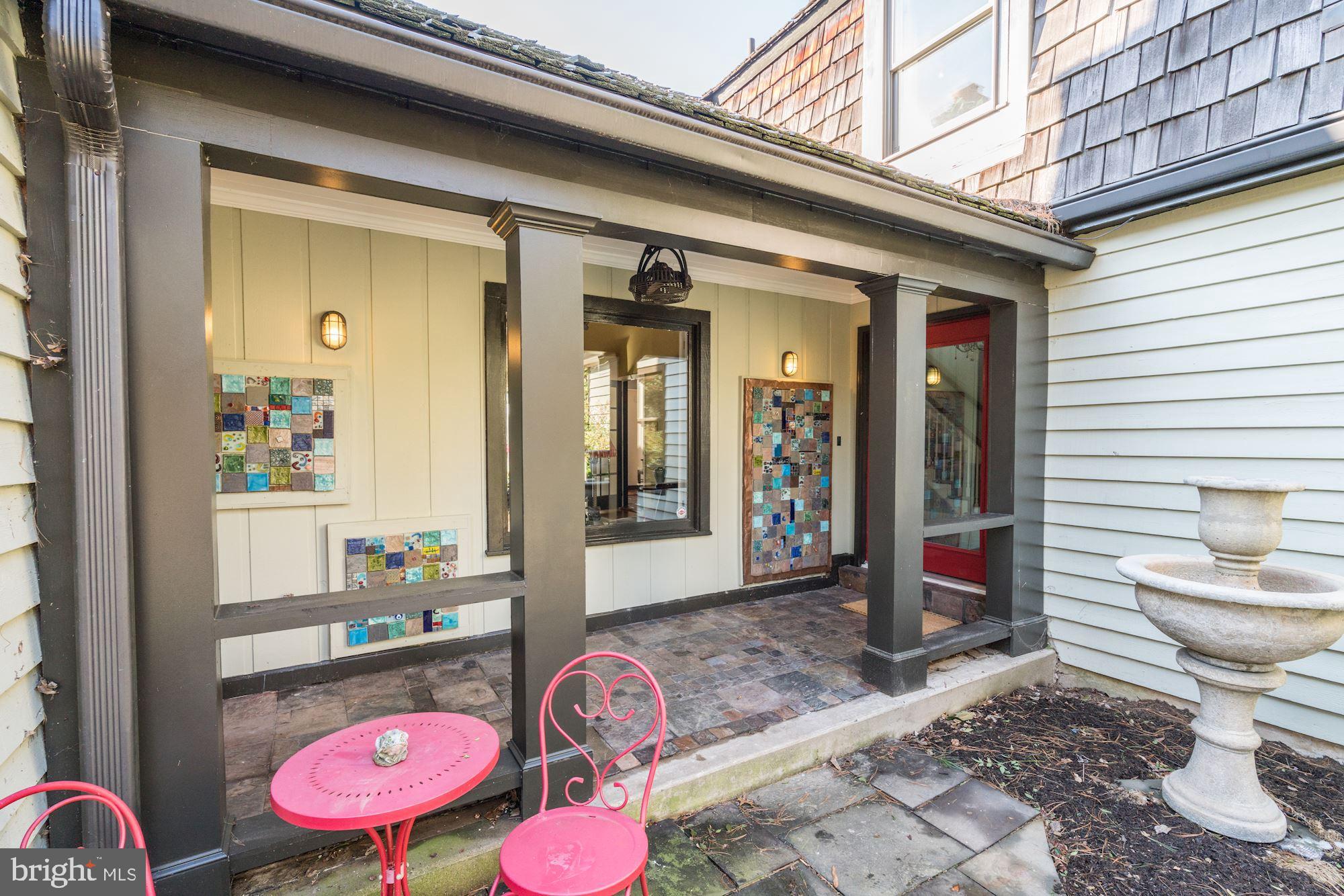 1124 Walker Road Great Falls, VA 22066 - Photo 2 of 30 Charming front entry porch.