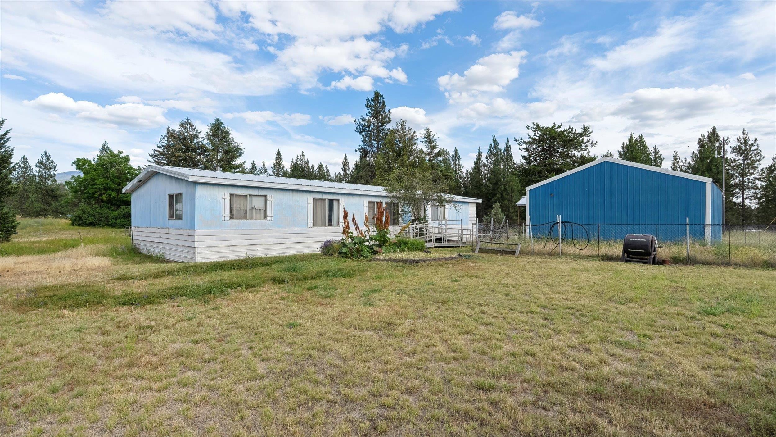 10911 East Laurel Road Elk, WA 99009 - Photo 1 of 36