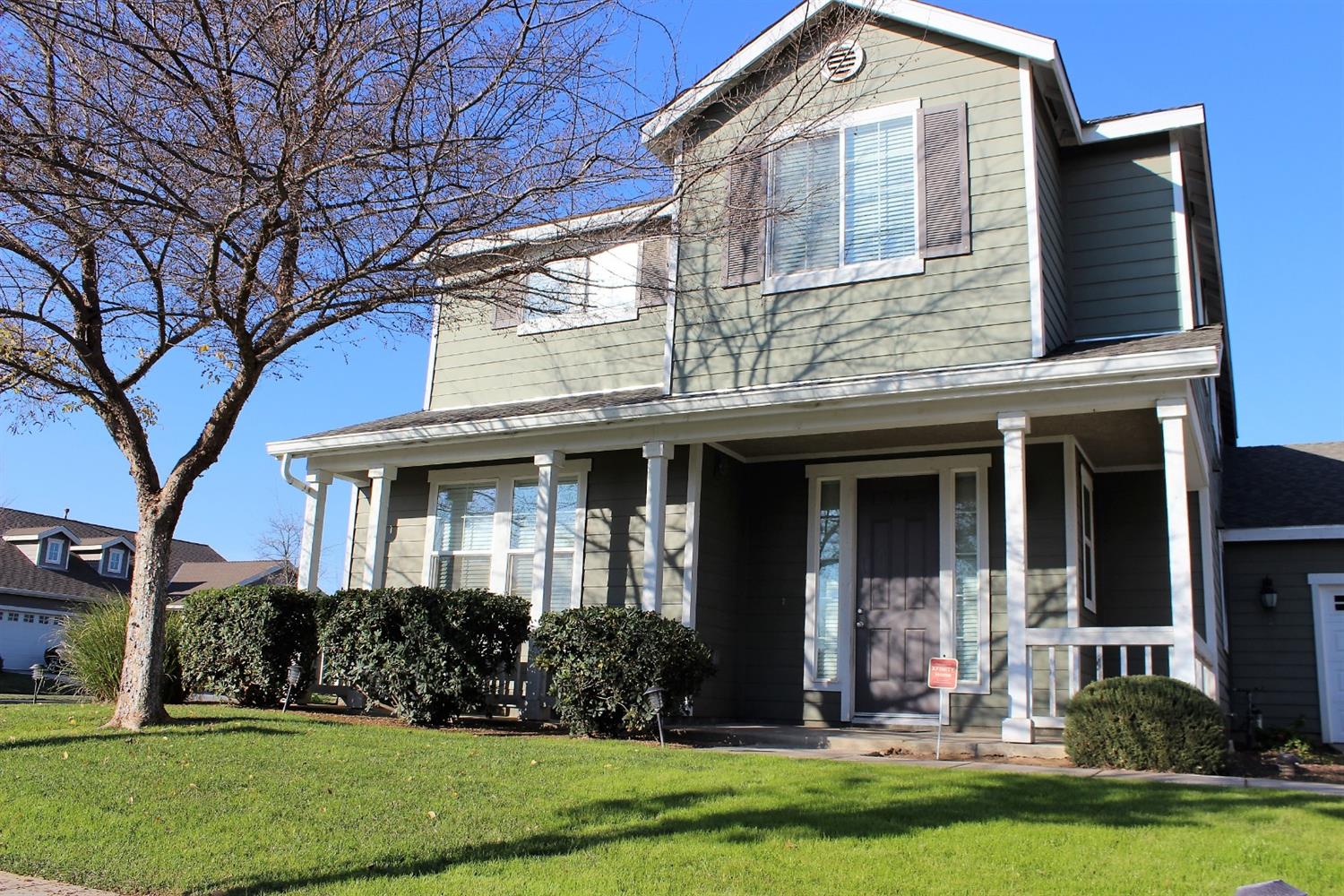 370 Abbott Avenue Reedley, CA 93654 - Photo 1 of 41 Gallery Image 1