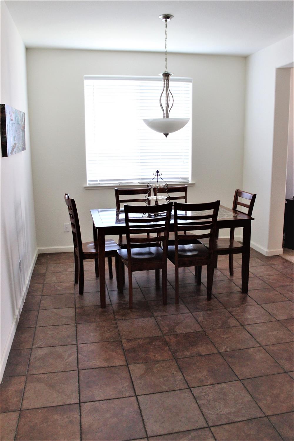 370 Abbott Avenue Reedley, CA 93654 - Photo 11 of 41 Gallery Image 11